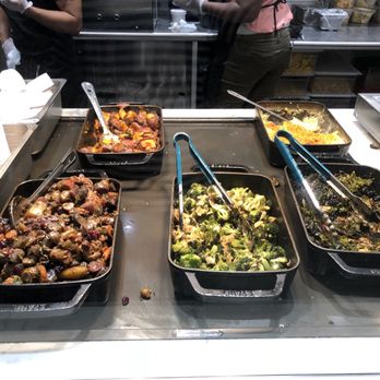Quality Greens Kitchen - Types of sides - roasted pepper, Mac & cheese, kale, Curry Cauliflower - New American Near Me - Hoboken, New Jersey Quality Greens Kitchen - Types of sides - roasted pepper, Mac & cheese, kale, Curry Cauliflower - New American Near Me - Hoboken, New Jersey