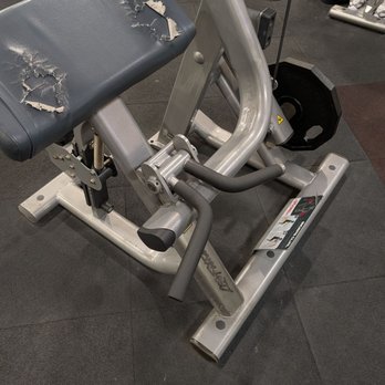 LA Fitness - Worn out equipment - Gyms Near Me - Glendale, California LA Fitness - Worn out equipment - Gyms Near Me - Glendale, California
