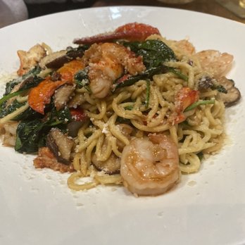 Yard House - Lobster Garlic Noodles - Bars Near Me - Roseville, California