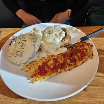 Broken Yolk Cafe - Biscuits and gravy - Breakfast & Brunch Near Me - Henderson, Nevada Broken Yolk Cafe - Biscuits and gravy - Breakfast & Brunch Near Me - Henderson, Nevada