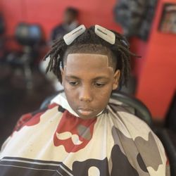 Demisett Cutz Barbershop