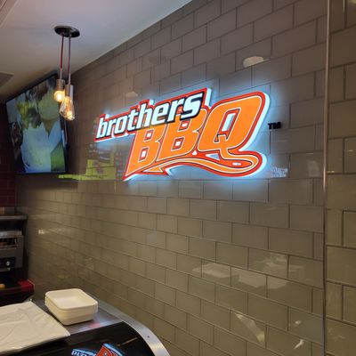 Brother's BBQ by null