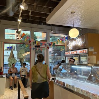 Jeni's Splendid Ice Creams - Ordering Area - Ice Cream & Frozen Yogurt Near Me - Austin, Texas Jeni's Splendid Ice Creams - Ordering Area - Ice Cream & Frozen Yogurt Near Me - Austin, Texas