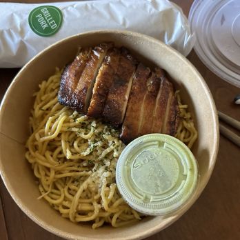 Saiga Vietnamese Eatery - Chicken Garlic Noodles - Vietnamese Near Me - Orange, California