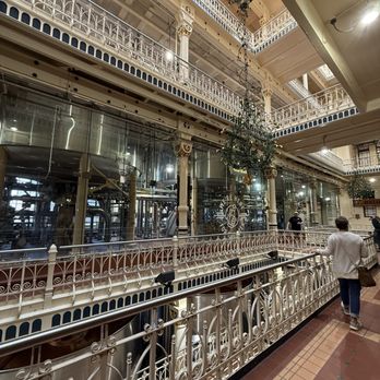 Budweiser Brewery Experience - Beer Tours Near Me - Saint Louis, Missouri