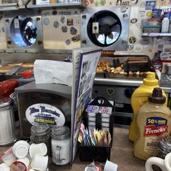 Miss Worcester Diner - The vibes