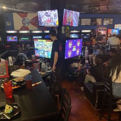 Headshots Bar & Grill - Center games zone