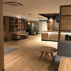 Holiday Inn - Newly remodeled lounge