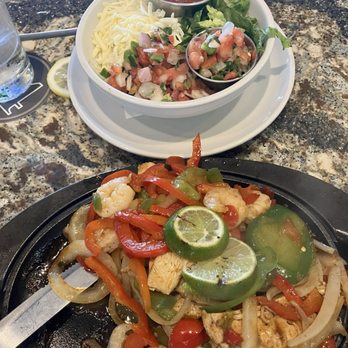 54th Street - SIZZLING FAJITA SKILLET (Chicken & Shrimp) - American Near Me - Cedar Park, Texas