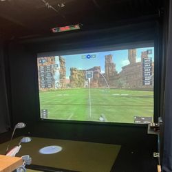 Indoor Par Fore - Uneekor eye xo golf simulators