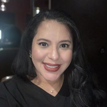 Kelsey Anderson - I received Peppermint Scalp exfoliant, charcoal detox, AND a blow out. Love the results! - Hair Salons Near Me - Sugar Land, Texas