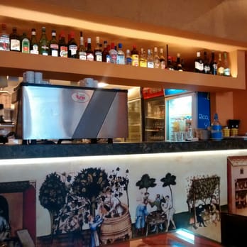 Mandarina - La barra del bar - Argentine Near Me - Córdoba, X