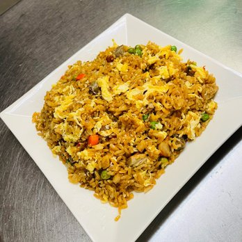 Hunan Restaurant - a plate of fried rice and vegetables - Chinese Near Me - Eureka, California