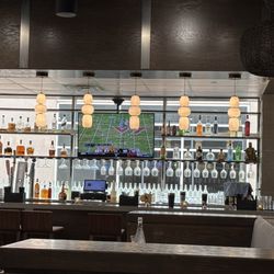 The Eastern Peak - Franklin - Bar counter