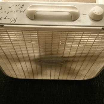 Kings Inn San Diego - The dirty fan the maintenance man brought to our room because our AC was not working. - San Diego, CA