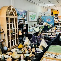 Spigg Island - Local Art | Stones | Fossils | Rocks | Crystals | Gems | Coral | Handmade Crafts | Custom Jewelry & More Call (727)560-6568 for Appointment