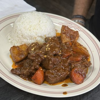 Mahal's Kitchen - Beef Caldereta - Filipino Near Me - Universal City, Texas