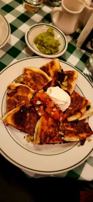 Luke's Bar & Grill by null