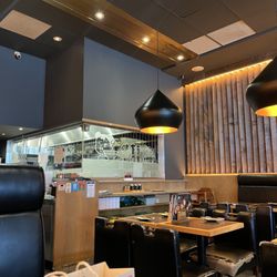 Ajisen Ramen - Interior