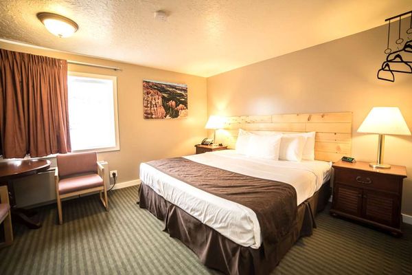 Red Ledges Inn by null