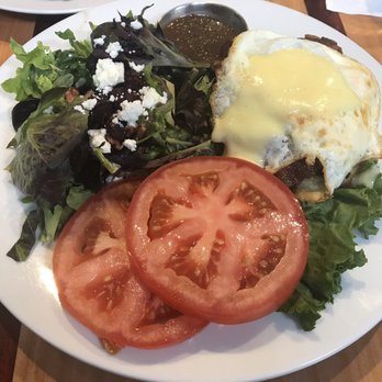 Crabtree Kitchen + Bar - Brothers burger with side salad and tomato slices - Steakhouses Near Me - Poulsbo, Washington Crabtree Kitchen + Bar - Brothers burger with side salad and tomato slices - Steakhouses Near Me - Poulsbo, Washington