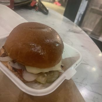 Burger Lounge - Burgers Near Me - Del Mar, California