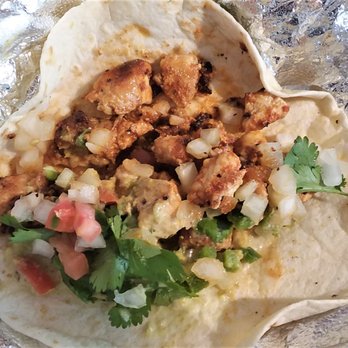 San Mart - The chicken fajita taco with pico de gallo and red salsa. Delicious, get this! - Mexican Near Me - Leander, Texas San Mart - The chicken fajita taco with pico de gallo and red salsa. Delicious, get this! - Mexican Near Me - Leander, Texas
