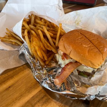 Buddy's Burger - Spicy Single - Burgers Near Me - Austin, Texas Buddy's Burger - Spicy Single - Burgers Near Me - Austin, Texas
