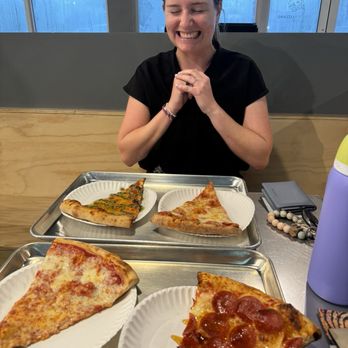Golden Lizzard Pizza - Pepperoni Slice - Pizza Near Me - Miami, Florida