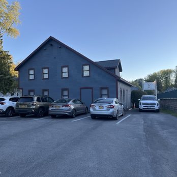 Stone Creek - Side of restaurant from parking lot - American Near Me - Marcellus, New York