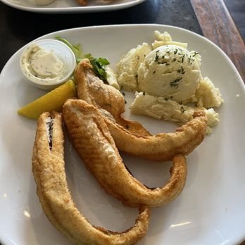 The Oregon Inn - Perch dinner. The smaller portion and it was plenty - Seafood Near Me - Oregon, Ohio