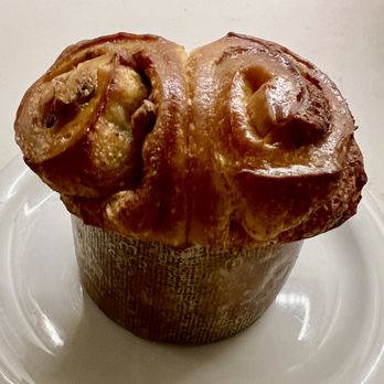 Tatte Bakery & Cafe | Capitol Crossing - Cinnamon rose - Breakfast & Brunch Near Me - Washington, DC, District of Columbia