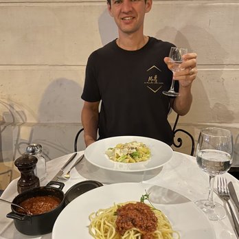 Di Vino - Ready for the main course! - Wine Bars Near Me - Paris, 75 Di Vino - Ready for the main course! - Wine Bars Near Me - Paris, 75