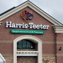 Harris Teeter - Outside view - September 2024