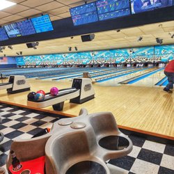 Willow Creek Bowling Lanes - Lanes