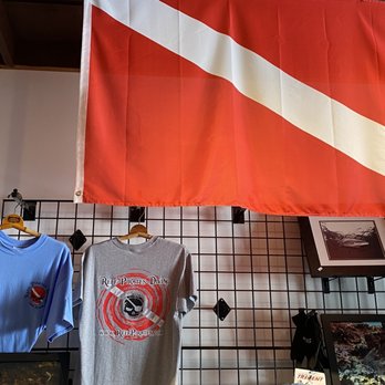 Reef Pirates Diving - Small shop but don't let that fool you. These guys are awesome! - Scuba Diving Near Me - Honolulu, Hawaii