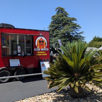 PJ Red Hots - PJ Red hots serving up the best Chicago dogs in the Valley! - Food Trucks Near Me - Oakdale, California PJ Red Hots - PJ Red hots serving up the best Chicago dogs in the Valley! - Food Trucks Near Me - Oakdale, California