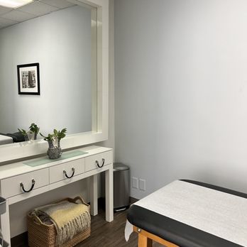 Studio Brava Physical Therapy - Physical Therapy Near Me - Los Angeles, California Studio Brava Physical Therapy - Physical Therapy Near Me - Los Angeles, California