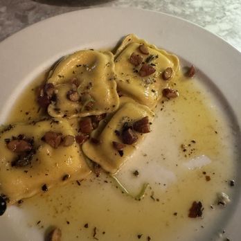 La Tratto Santa Lucía - Ravioli with ricotta and mozzarella cheese and almonds - Mediterranean Near Me - Merida, YUC La Tratto Santa Lucía - Ravioli with ricotta and mozzarella cheese and almonds - Mediterranean Near Me - Merida, YUC