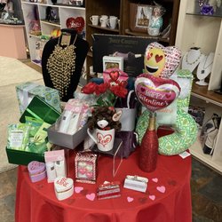 Ella's Boutique - Valitins