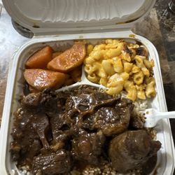 Carolyn's Kitchen - Oxtails , Carolyns Mac And Cheese Yams