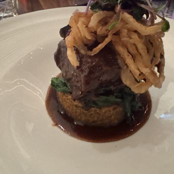 Gordon Ramsay Hell’s Kitchen - Short rib - Bars Near Me - Mashantucket, Connecticut