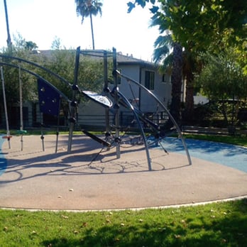 Calbrisas Park - Playground for the kiddos - Parks Near Me - Signal Hill, California Calbrisas Park - Playground for the kiddos - Parks Near Me - Signal Hill, California
