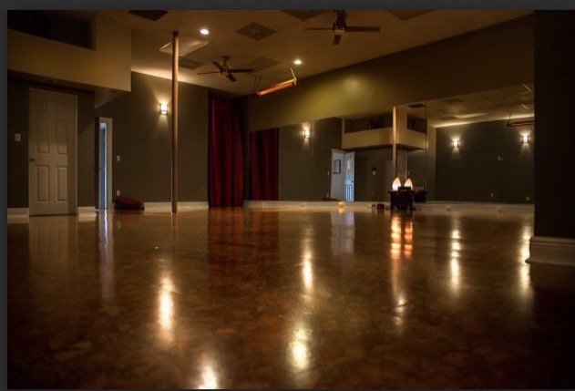 Renew Yoga Studio Logo