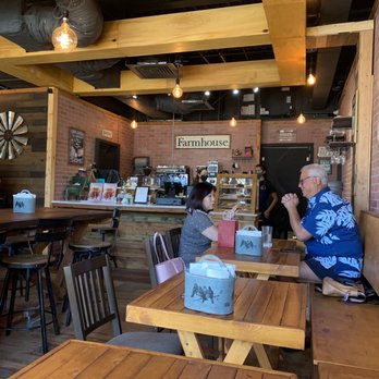 Farmhouse Cafe - Indoor - Breakfast & Brunch Near Me - Honolulu, Hawaii