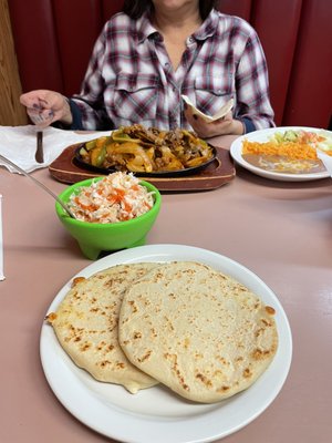 Los Paisanos | Hispanic Restaurant by null