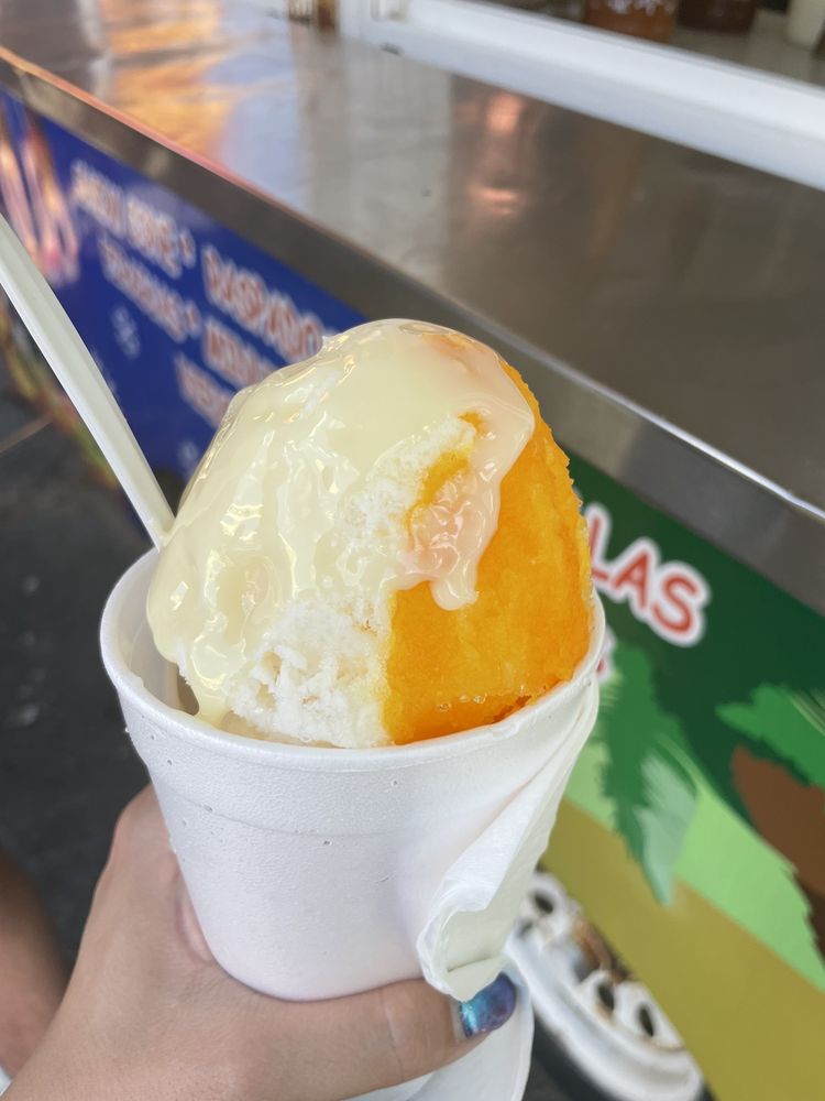 Mama Rosa's Ice Logo