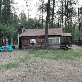 Dan Dee Cabins Resort - Cabins have air conditioning, an outdoor grill, and outdoor chairs. - Hotels Near Me - Ruidoso, New Mexico Dan Dee Cabins Resort - Cabins have air conditioning, an outdoor grill, and outdoor chairs. - Hotels Near Me - Ruidoso, New Mexico