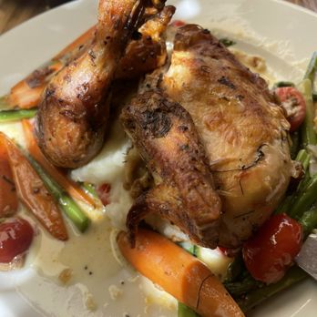 HopMonk Tavern - Herb Roasted chicken with mashed potatoes and mixed vegetables - American Near Me - Sonoma, California HopMonk Tavern - Herb Roasted chicken with mashed potatoes and mixed vegetables - American Near Me - Sonoma, California