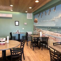 Mama Easley's - Interior